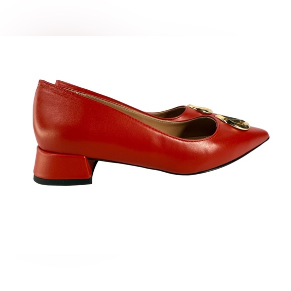 Valentino by Mario Valentino Perla VLogo leather pump with a low block heel. - Picture 5 of 14